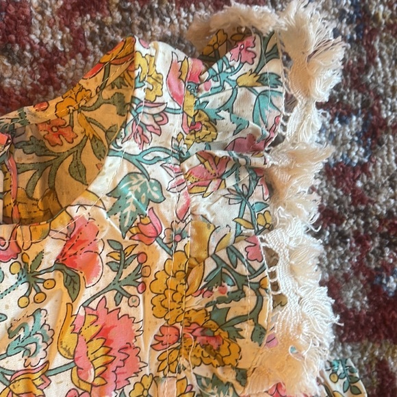 NEW LAST ONE!!! Girls dress size 2-3. Floral dress lace detailing on sleeve - Picture 3 of 4